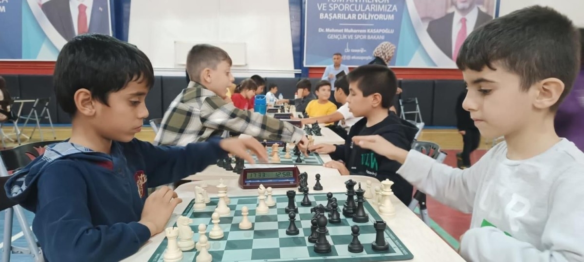 Kahta’da '29 Ekim Satranç Turnuvası' düzenlendi